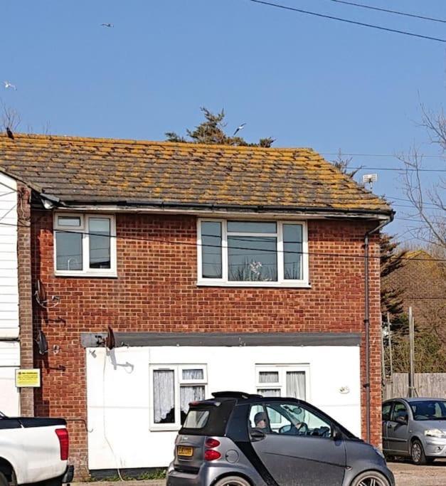 Stylish 2 Bed Flat At Sands Camber